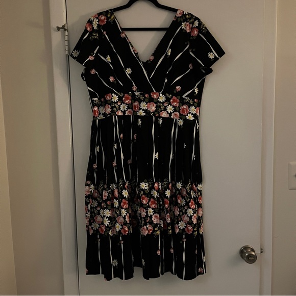 Retrospec’d Cindy Dress in Pocket Full of Posies - Size 20 (AU) - Picture 3 of 7